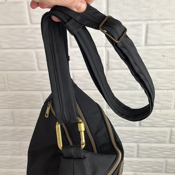 Travelon Black Women's Shoulder Bag - Picture 8 of 16